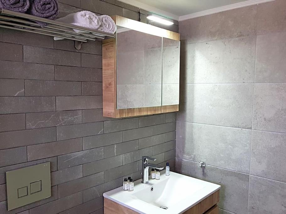 Campus Renovated @ Ilisia Apartment Athens